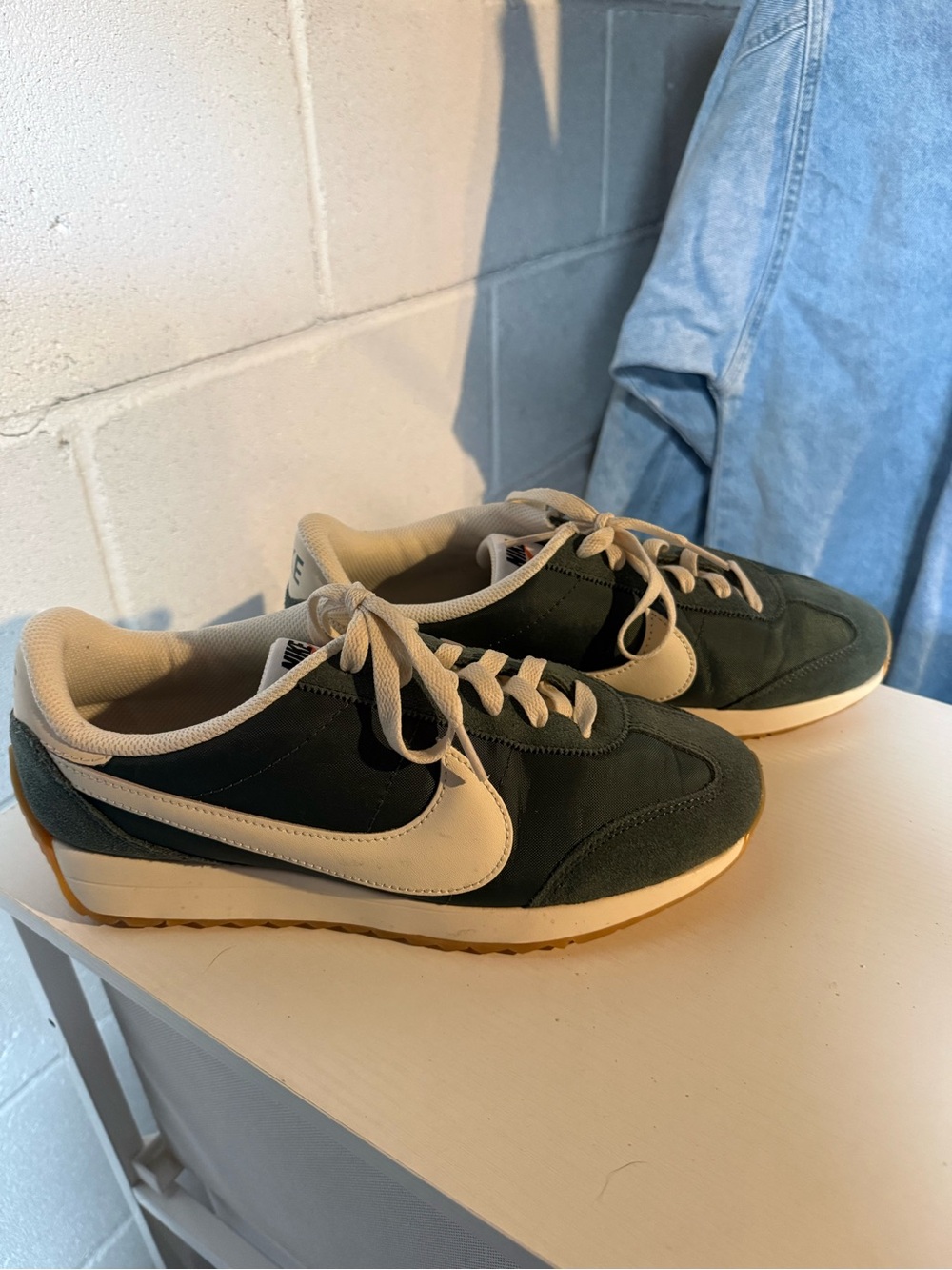 Nike Women’s Dark Green and Beige Runner Sneakers